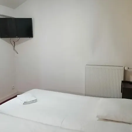 Hotel Des Lilas 2*