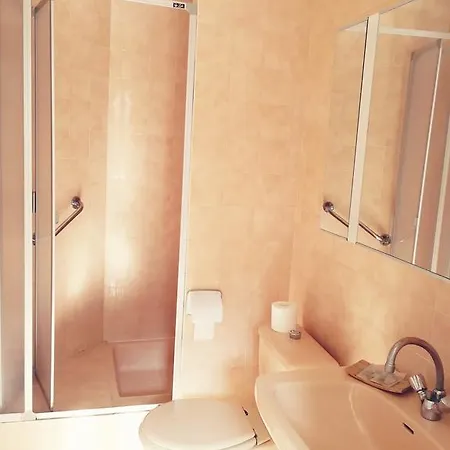 Hotel Des Lilas 2*