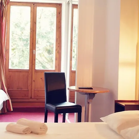 Hotel Des Lilas 2*