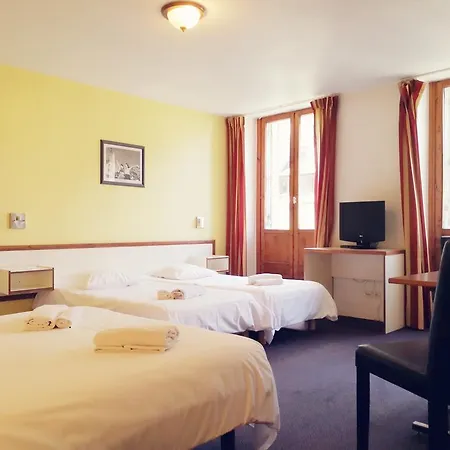 Hotel Des Lilas 2*