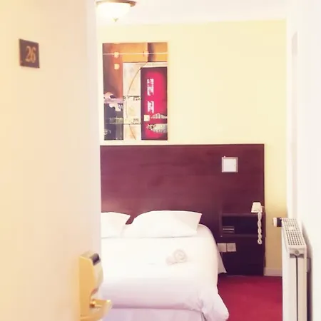 Des Lilas Hotel 2*