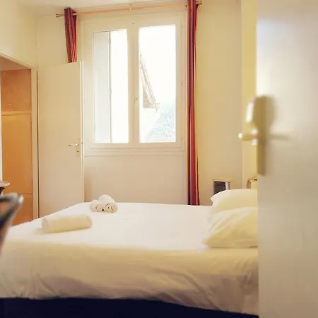 Hotel Des Lilas 2*