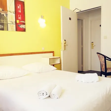 Des Lilas Hotel 2*