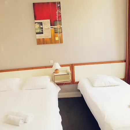Des Lilas Hotel 2*